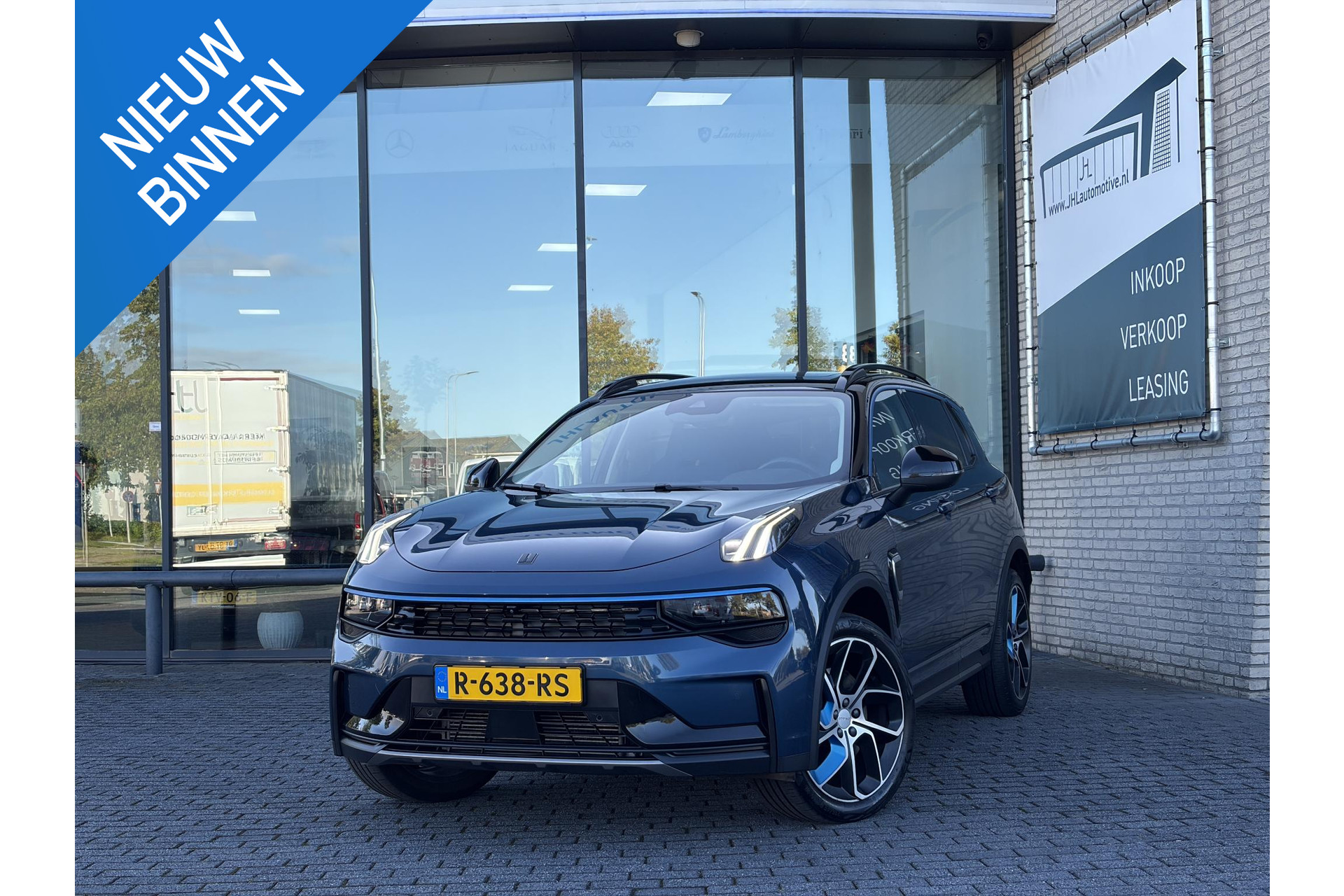 Lynk & Co 01 1.5*PLUG-IN*NAVI*PANO*CAM*ACC*CARPLAY*ECC*LED*